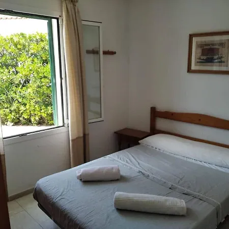 ゲストハウス Room In Guest Room - Macarella Private Double Room Son Carrio